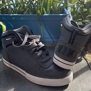 Nike High Tops Men’s Leather Sneaker
